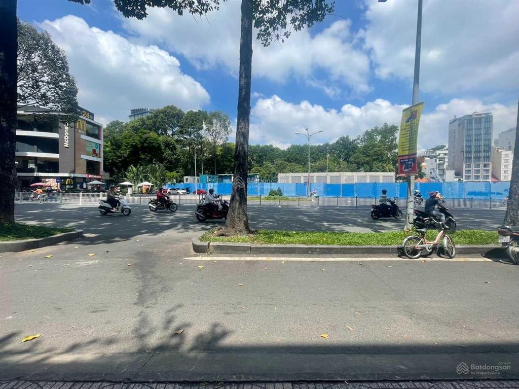 Cho thuê nhà mặt tiền nguyễn hiền, quận 3, dt 12x25m, 1 trệt, 2 lầu, dtsd 900m2