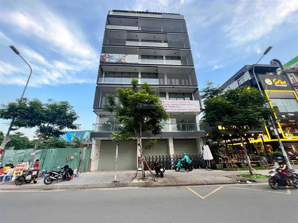 Cho thuê tòa nhà mặt tiền đường số 2 cư xá đô thành, quận 3, dt 9x25m, 1 hầm 6 lầu, dtsd 1.600m2