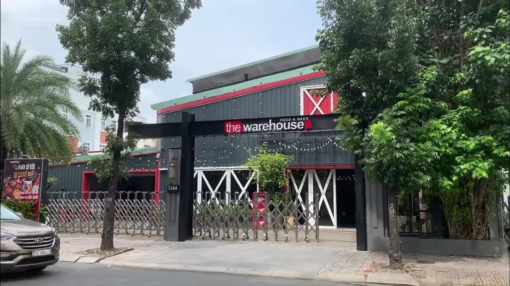 Cho thuê nhà mặt tiền lý chính thắng, quận 3, dt 20x20m, 1 trệt, 1 lầu, dtsd 820m2