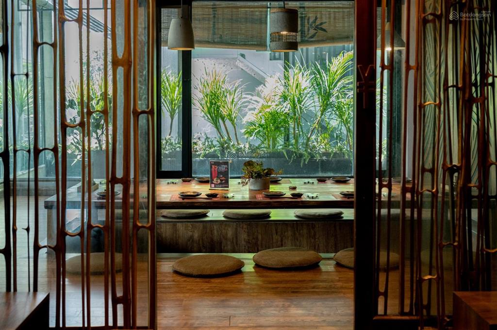 Cho thuê nhà mặt tiền số 15a đường lê quý đôn, quận 3, dt 11x22m, 1 trệt 1 lửng, dtsd 484 m2