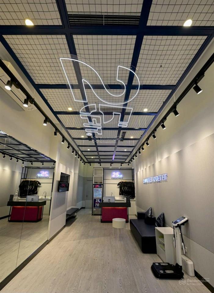 Cho thuê nhà mặt tiền nguyễn thiện thuật, quận 3, dt 20x28m, 1 trệt, 1 lầu, dtsd 1.100m2