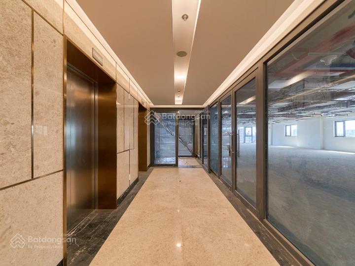 Cho thuê tòa nhà góc 2mt đường phan đăng lưu, quận phú nhuận dt 8x18m, 1 hầm 9 lầu, dtsd 1.500m2