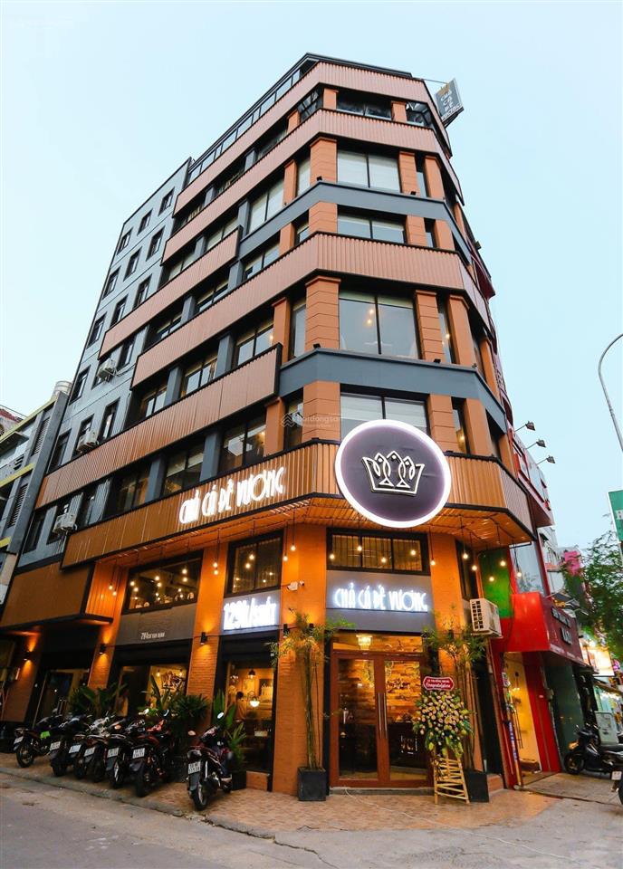 Cho thuê tòa nhà góc 2mt sư vạn hạnh, quận 10, dt 8x21m, 1 hầm 1 trệt 4 lầu, dtsd 650 m2