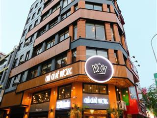 Cho thuê tòa nhà góc 2mt sư vạn hạnh, quận 10, dt 8x21m, 1 hầm 1 trệt 4 lầu, dtsd 650 m2