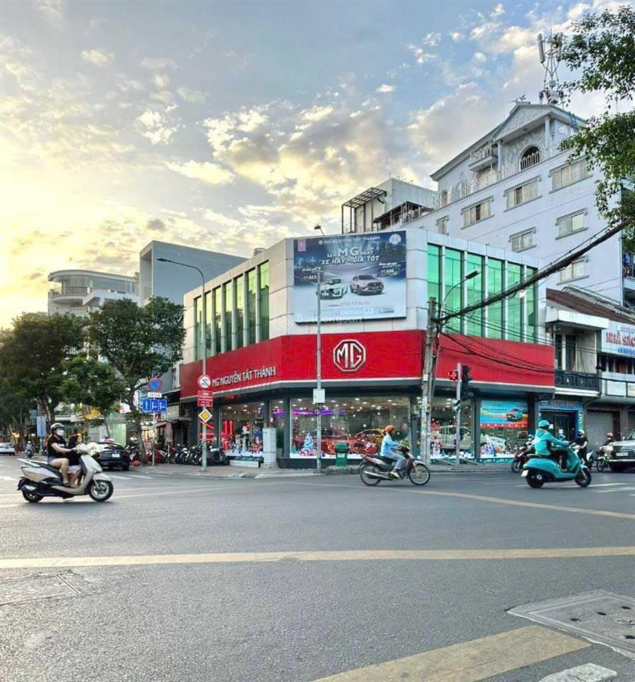 Cho thuê góc 2mt 929496 hoàng diệunguyễn tất thành, quận 4, dt 19x12m 1 trệt 1 lầu, dtsd 456m2