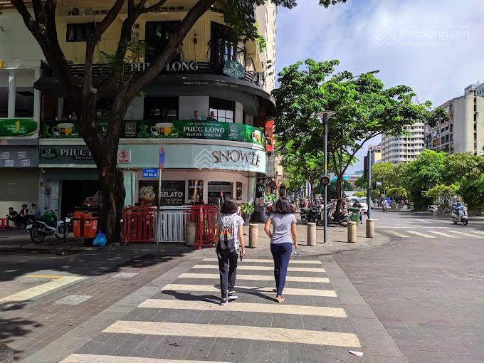 Cho thuê mặt bằng góc 2mt số 39 nguyễn huệ với ngô đức kế, quận 1, dt 8x10m2, 1 trệt, dtsd 80m2