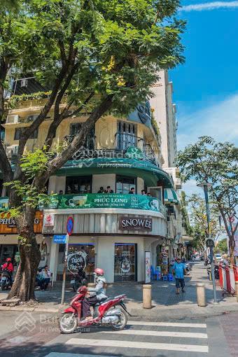 Cho thuê mặt bằng góc 2mt số 39 nguyễn huệ với ngô đức kế, quận 1, dt 8x10m2, 1 trệt, dtsd 80m2