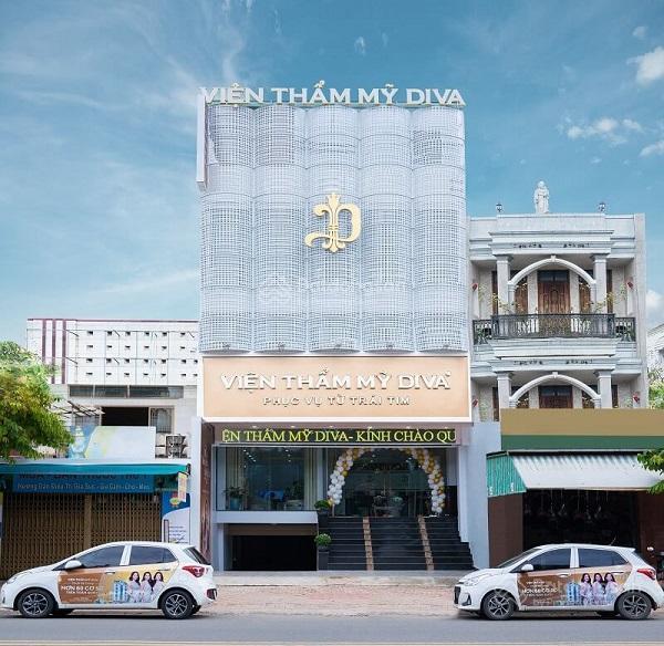 Cho thuê tòa nhà đẹp trần hưng đạo, quận 1. dt 8x20m. trệt 4 lầu