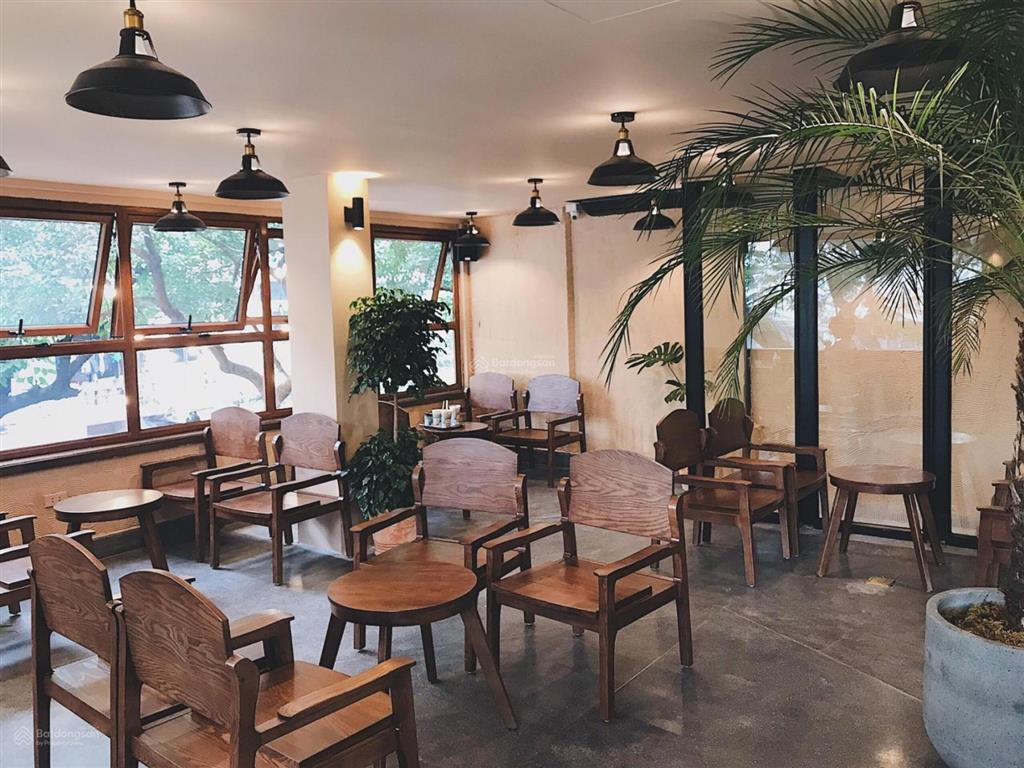 Cho thuê nhà mặt tiền đường điện biên phủ, quận bình thạnh. dt 8.5x20m. trệt lầu