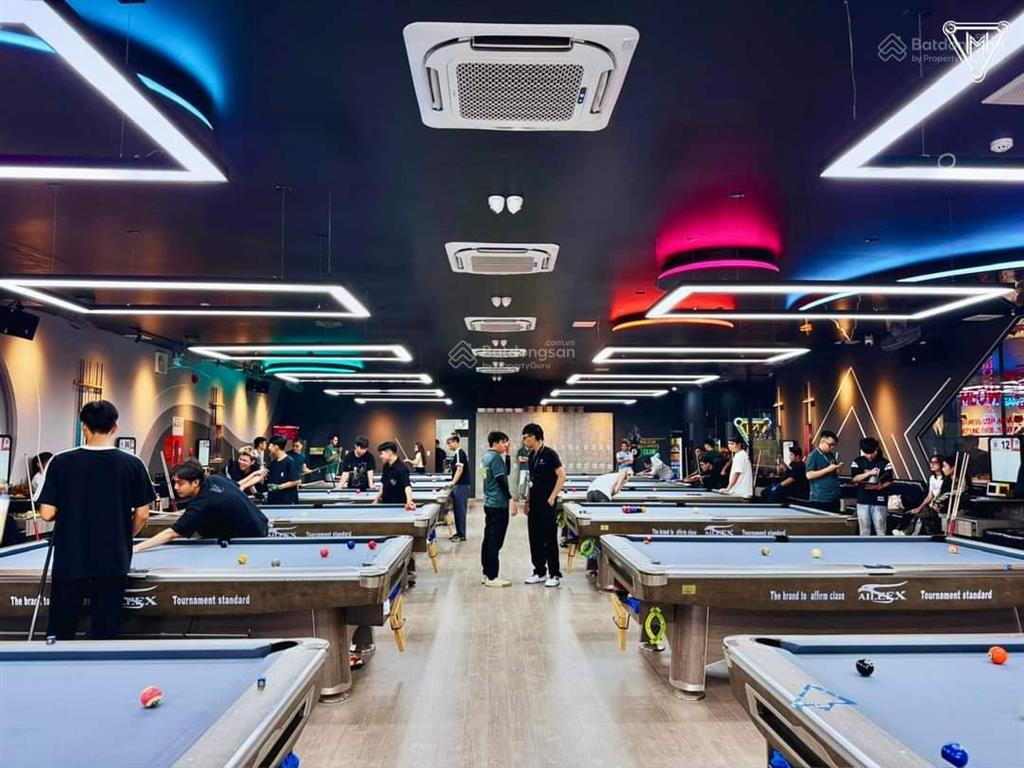 Cho thuê nhà mặt tiền nam quốc cang, quận 1, dt 27x36m, 1 trệt 1 lầu, dtsd 1.900m2