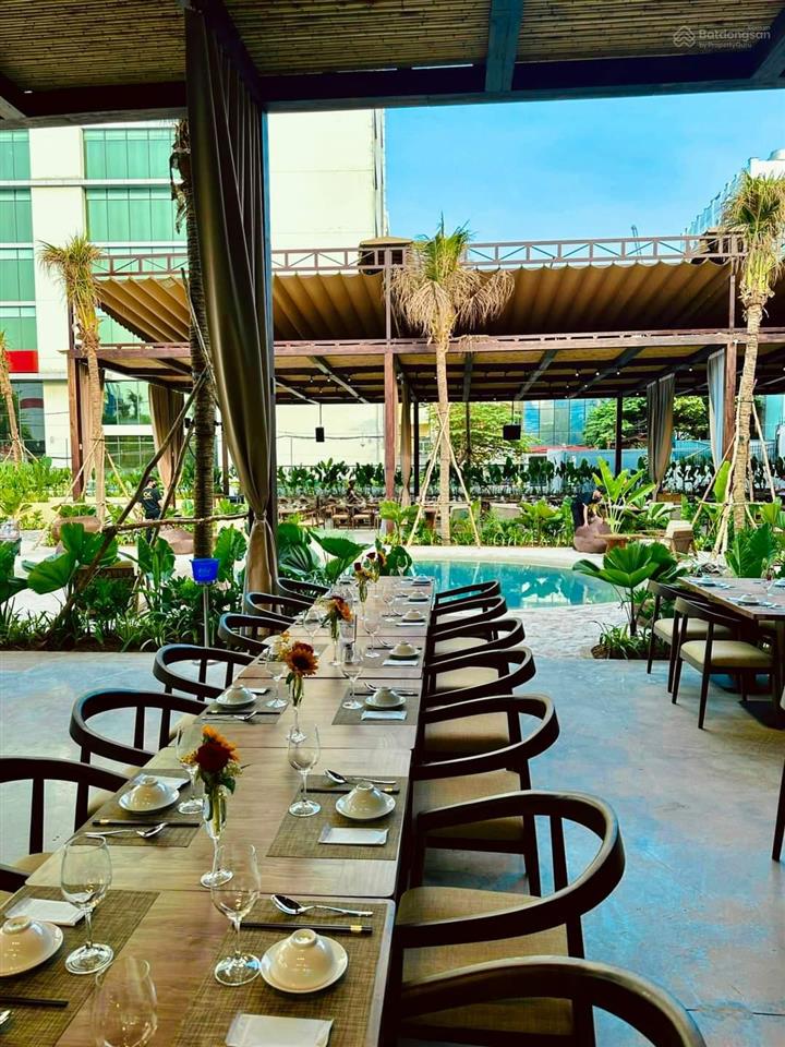 Cho thuê mặt bằng mặt tiền đông du, quận 1, dt 15x25m, 1 trệt 2 lầu, dtsd 1.100m2