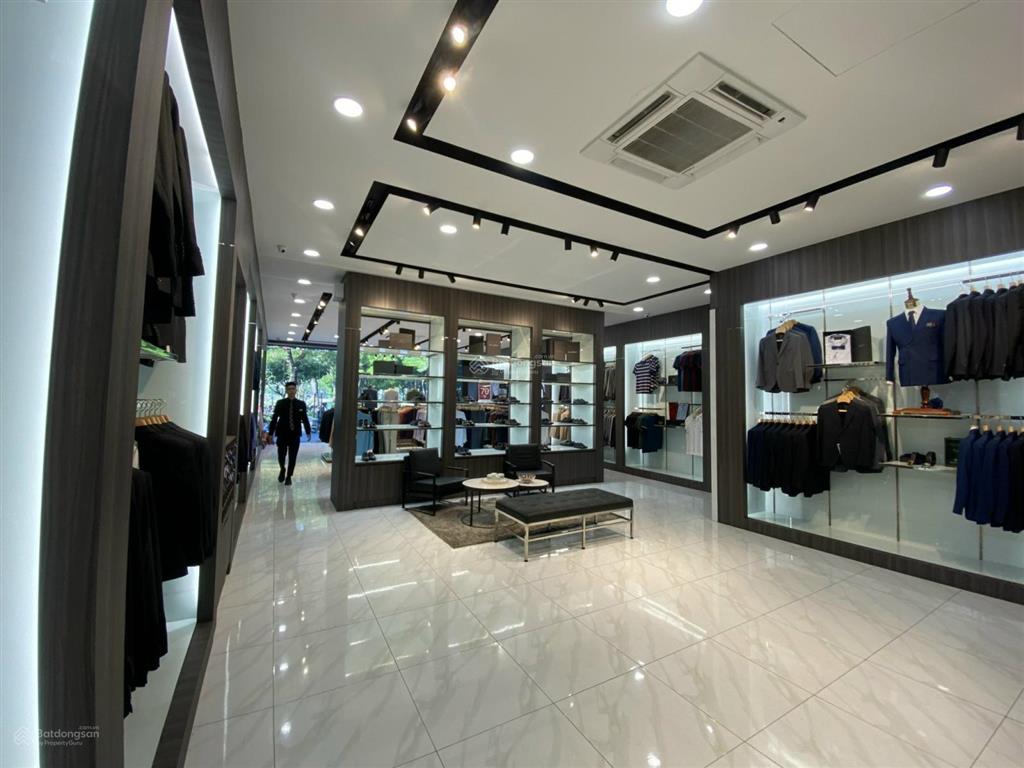 Cho thuê nhà mặt tiền trần văn đang, quận 3, dt 10x30m, 1 trệt, 1 lầu, dtsd 616m2