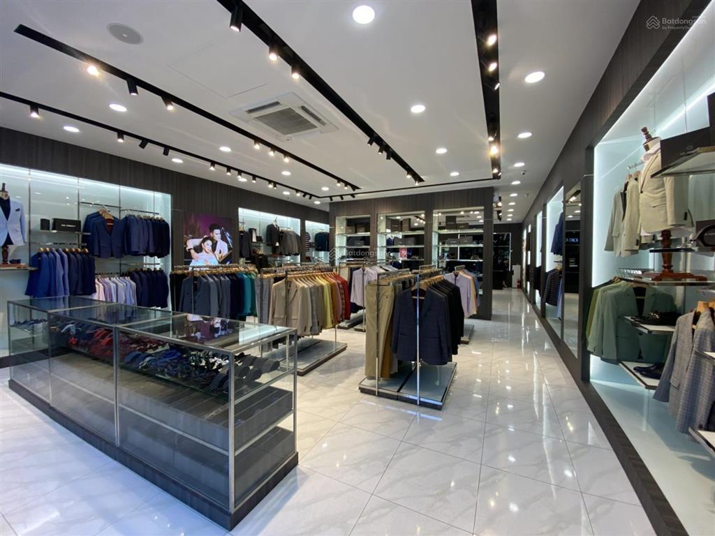 Cho thuê nhà mặt tiền trần văn đang, quận 3, dt 10x30m, 1 trệt, 1 lầu, dtsd 616m2