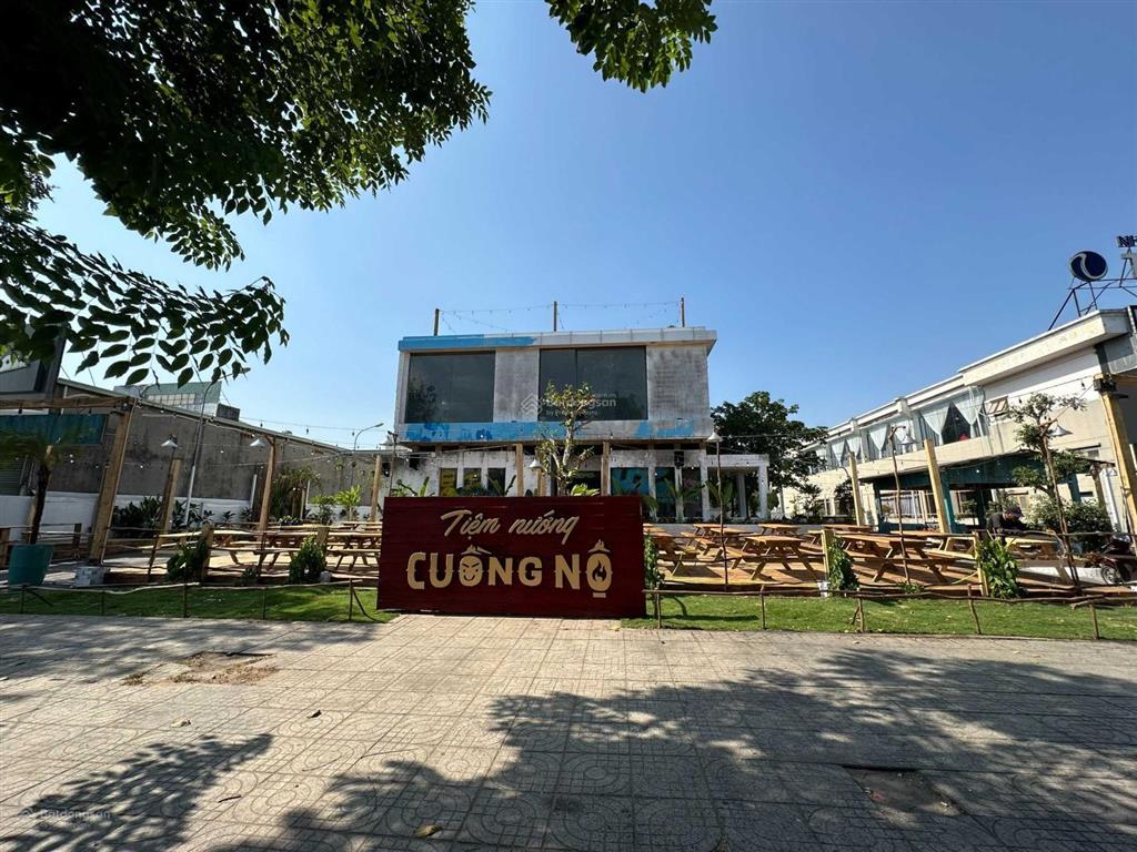 Cho thuê mặt bằng mặt tiền phan kế bính, quận 1, dt 25x38m, 1 trệt, 1 lầu, dtsd 1.900m2