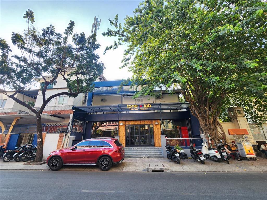 Cho thuê nhà mặt tiền phạm ngọc thạch, quận 3, dt 15x28m, 1 trệt, 1 lầu, dtsd 840m2