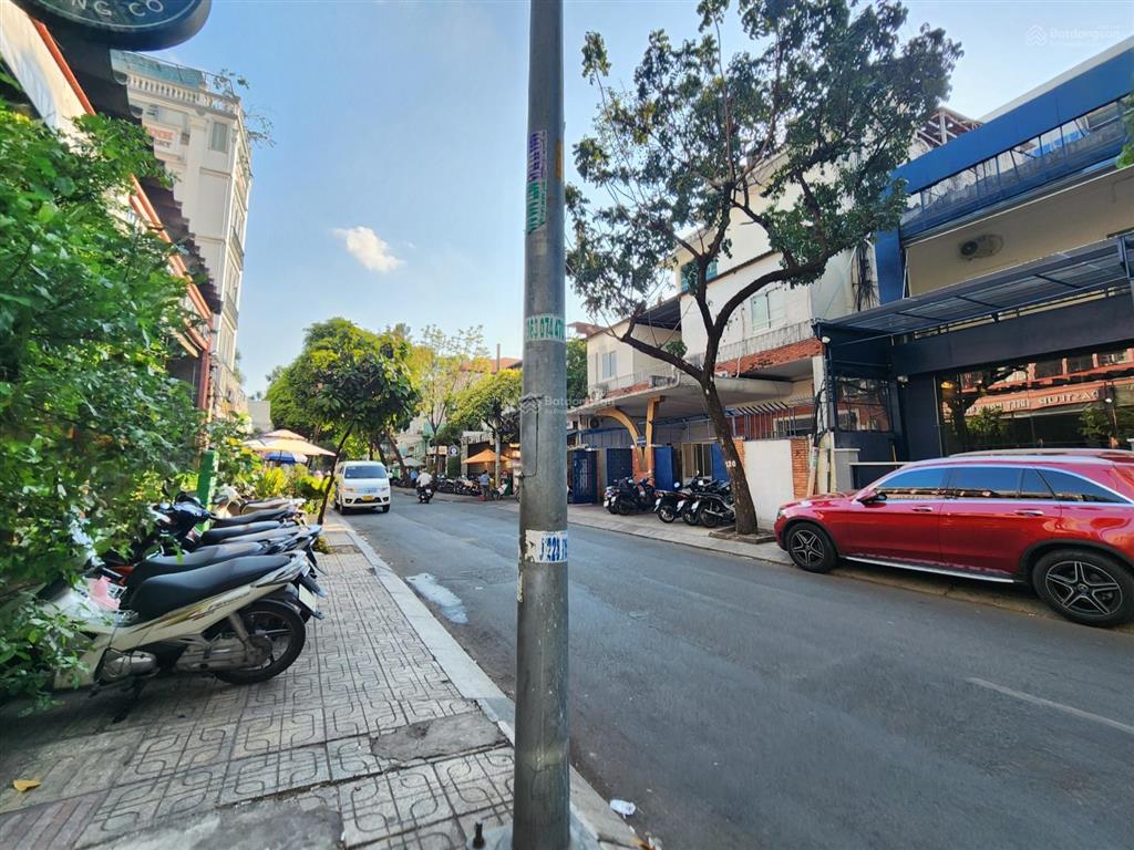 Cho thuê nhà mặt tiền phạm ngọc thạch, quận 3, dt 15x28m, 1 trệt, 1 lầu, dtsd 840m2