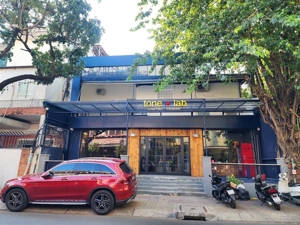 Cho thuê nhà mặt tiền phạm ngọc thạch, quận 3, dt 15x28m, 1 trệt, 1 lầu, dtsd 840m2