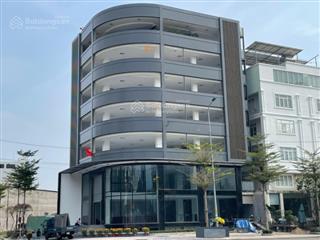 Cho thuê tòa nhà mới xây đường tạ hiện, thạnh mỹ lợi, quận 2. dt 20x30m trệt 5 lầu