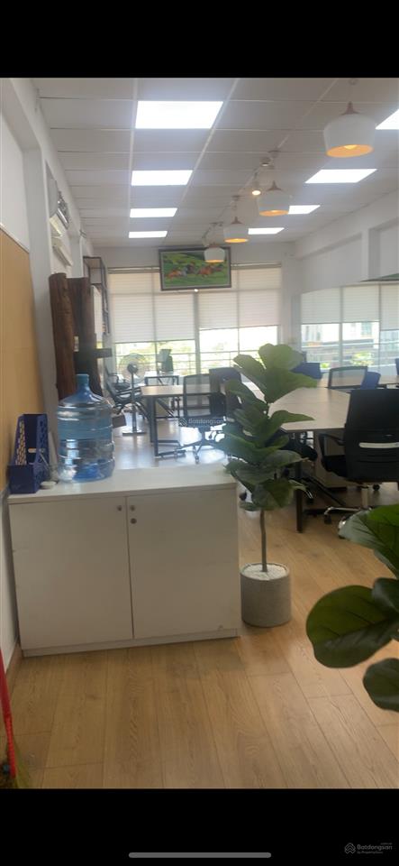 Giảm giá thuê nhanh lầu 1, cho thuê văn phòng làm việc, có thang máy, pccc đầy đủ