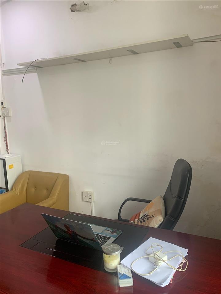 Lầu 2  cho thuê văn phòng nguyên lầu 100m2, đoàn như hài, q4,hcm
