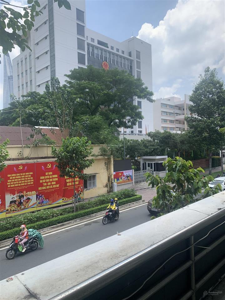 Cho thuê văn phòng mặt phố tại đoàn như hài, 7 triệu, 20 m2, hàng hiếm tại q4, đối diện ủy ban