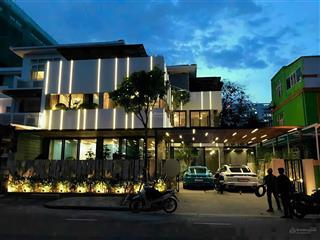 Cho thuê nhà mặt tiền biệt thự sang trọng đường trần quốc thảo, phường 6, quận 3