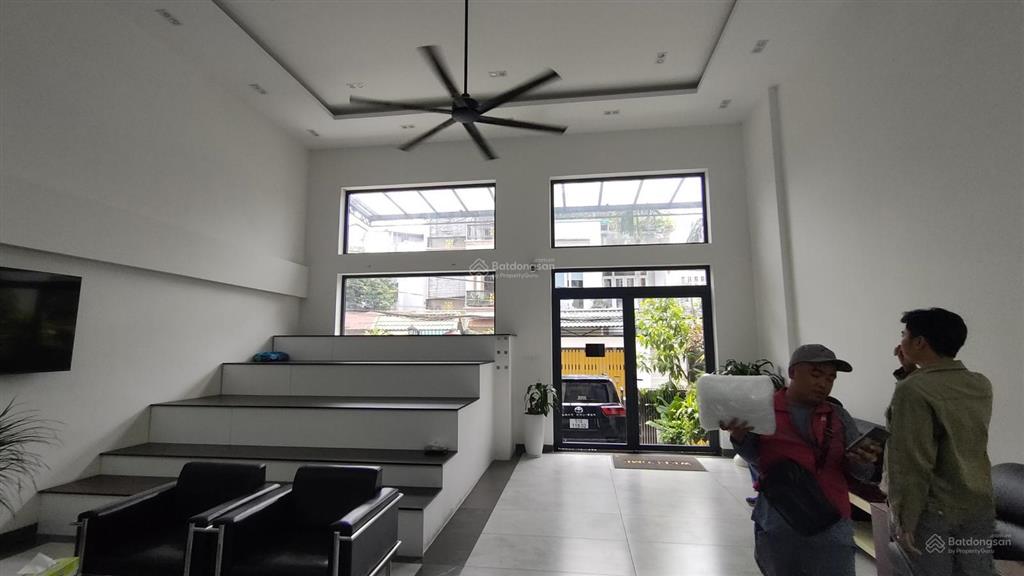 Cho thuê nhà hẻm xe tải đường tô hiến thành phường 13 quận 10  dtsd 800m2