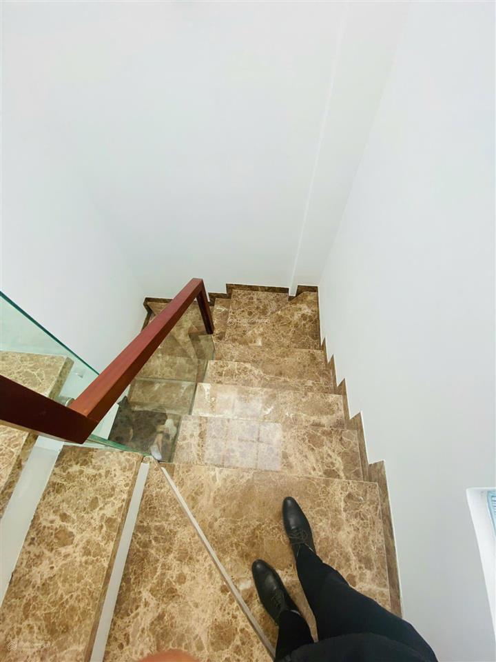 Cho thuê nhà mới mặt tiền nguyễn văn nguyễn, phường tân định, quận 1  dtsd 450m2