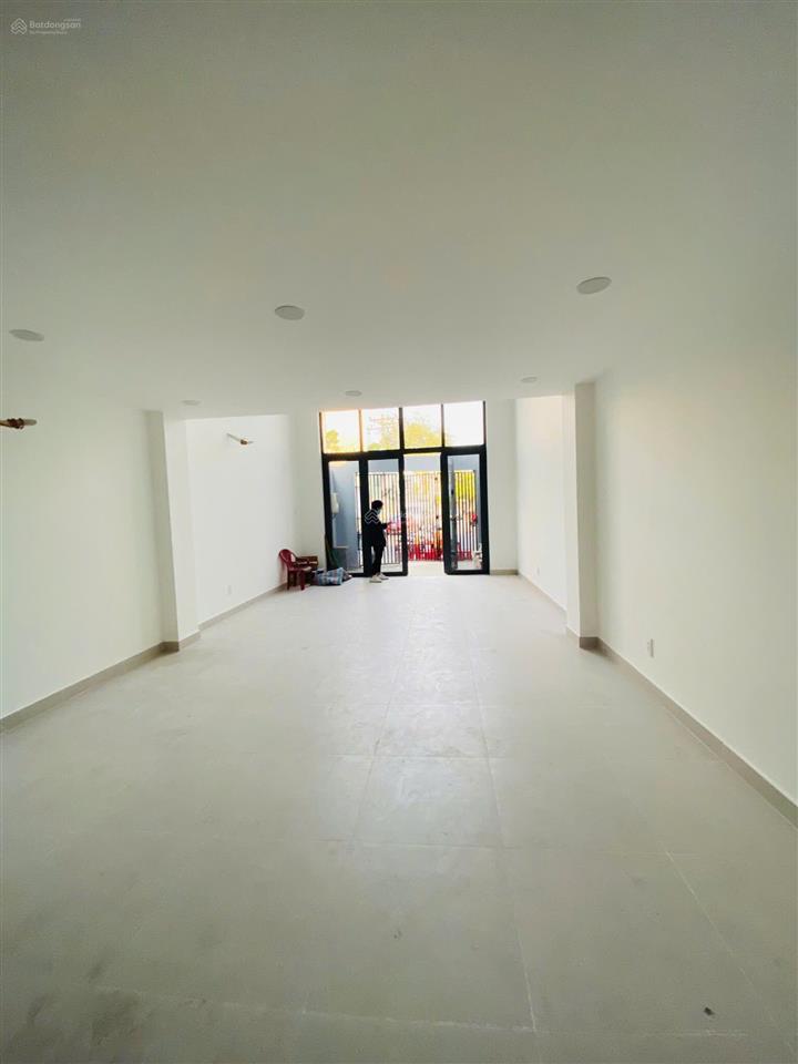 Cho thuê nhà mới mặt tiền nguyễn văn nguyễn, phường tân định, quận 1  dtsd 450m2
