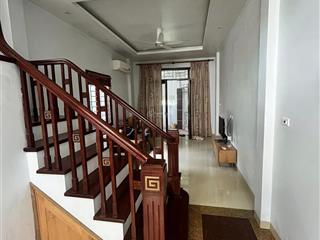 Cho thuê nhà riêng 80m2 * 4 tầng, ngõ 518 đường đội cấn, ba đình, giá 20 triệu/th