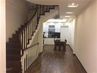 Cho thuê nhà 45m*5 tầng, ngõ 9 nguyên hồng, d5 tập thể thành công, đống đa, giá 19 triệu.