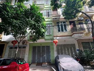 Cho thuê nhà liền kề 50m*5 tầng, full đồ, ngõ 462 đường bưởi, khu vĩnh phúcba đình, giá 20 triệu.
