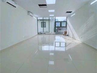 Cho thuê nhà 52m*4 tầng, phân lô mới đẹp hoàng cầu  ô chợ dừađống đa, giá 25.5 triệu.