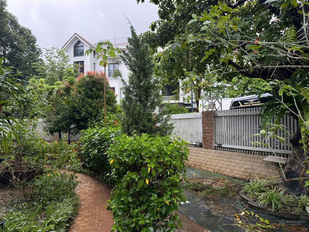 Cho thuê villa 5 phòng ngủ không đồ trong ciputra hanoi