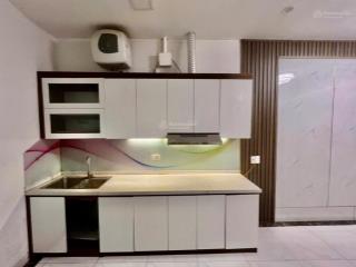 7,x tỷ  nhà ngọc khánh  36m2, 5 tầng, dân xây, ngõ thông, gần hồ, 50m ra mặt phố.