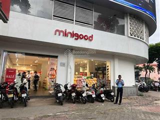 Cho thuê nhà mặt tiền đường nguyễn thái học, quận 1. dt 10x30m. t 2 lầu. dtsd 900m2