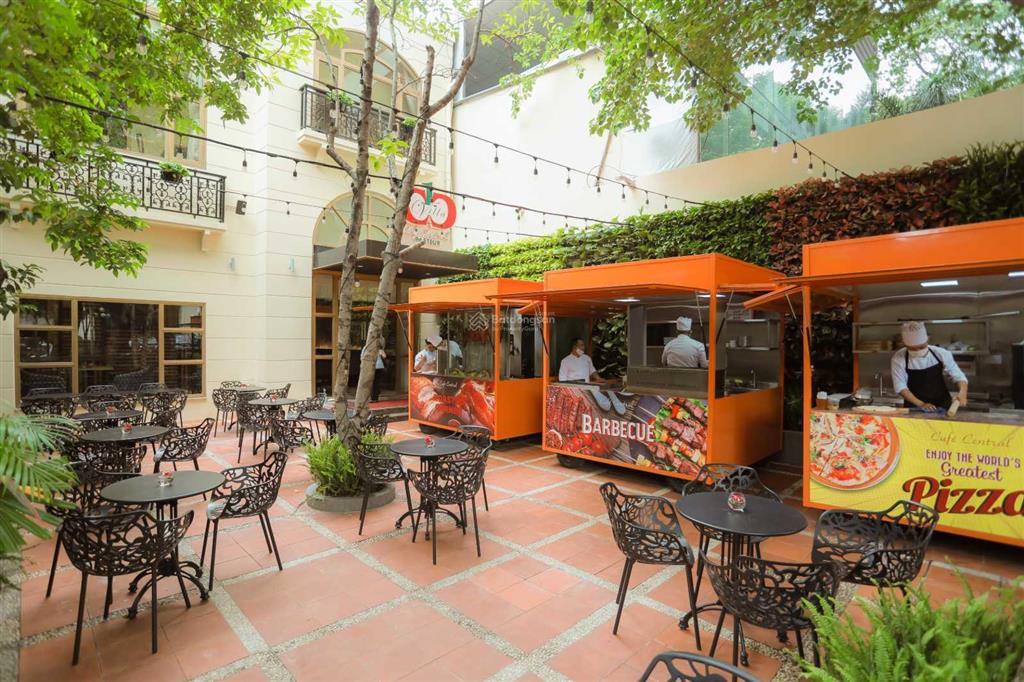 Ngang 10 mét  mặt tiền đường pasteur, quận 1. dt 10x40m 1 trệt 2 lầu. dtsd 1.200m2