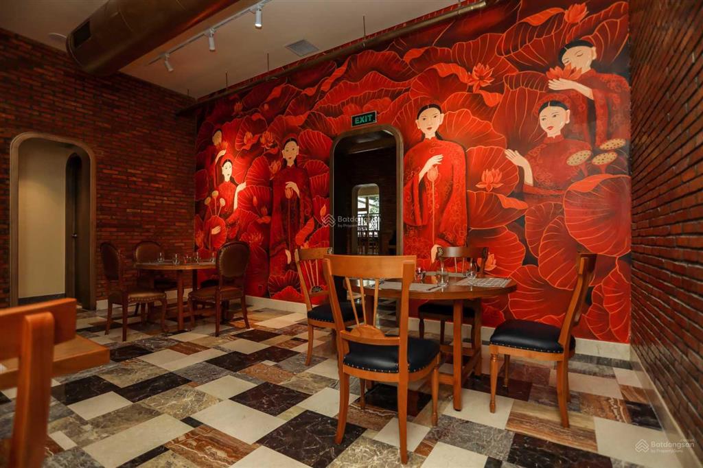 Ngang 10 mét  mặt tiền đường pasteur, quận 1. dt 10x40m 1 trệt 2 lầu. dtsd 1.200m2