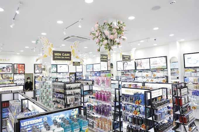Cho thuê nhà mặt tiền đường cách mạng tháng tám, quận 3. dt 10x30m. 2 lầu. dtsd 1.500m2