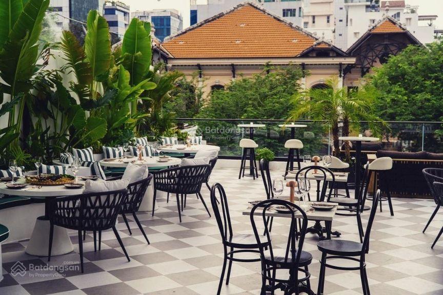 Ngang 12mét  bà huyện thanh quan, quận 3. dt 12x25m. trệt lửng. dtsd 600m2