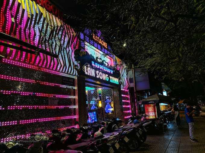 Ngang 12mét  bà huyện thanh quan, quận 3. dt 12x25m. trệt lửng. dtsd 600m2