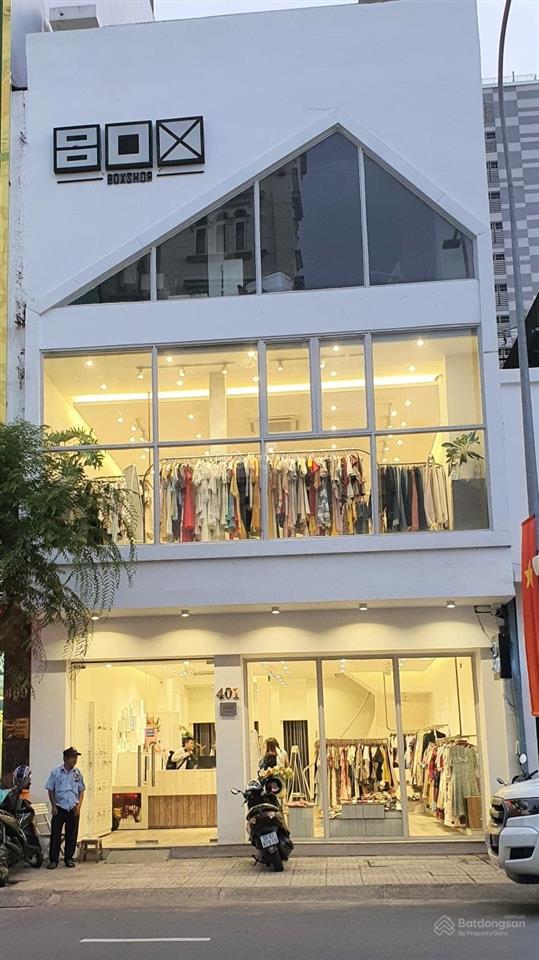 Cho thuê nhà mặt tiền đường võ văn tần, phường 5, quận 3. dt 10x28m. 3 lầu. dtsd 840m2