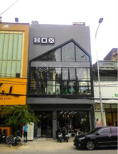 Cho thuê nhà mặt tiền đường võ văn tần, phường 5, quận 3. dt 10x28m. 3 lầu. dtsd 840m2