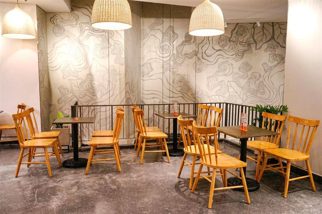 Cho thuê nhà mặt tiền đường rạch bùng binh, phường 1, quận 3. dt 8x30m 2 lầu dtsd 480m2