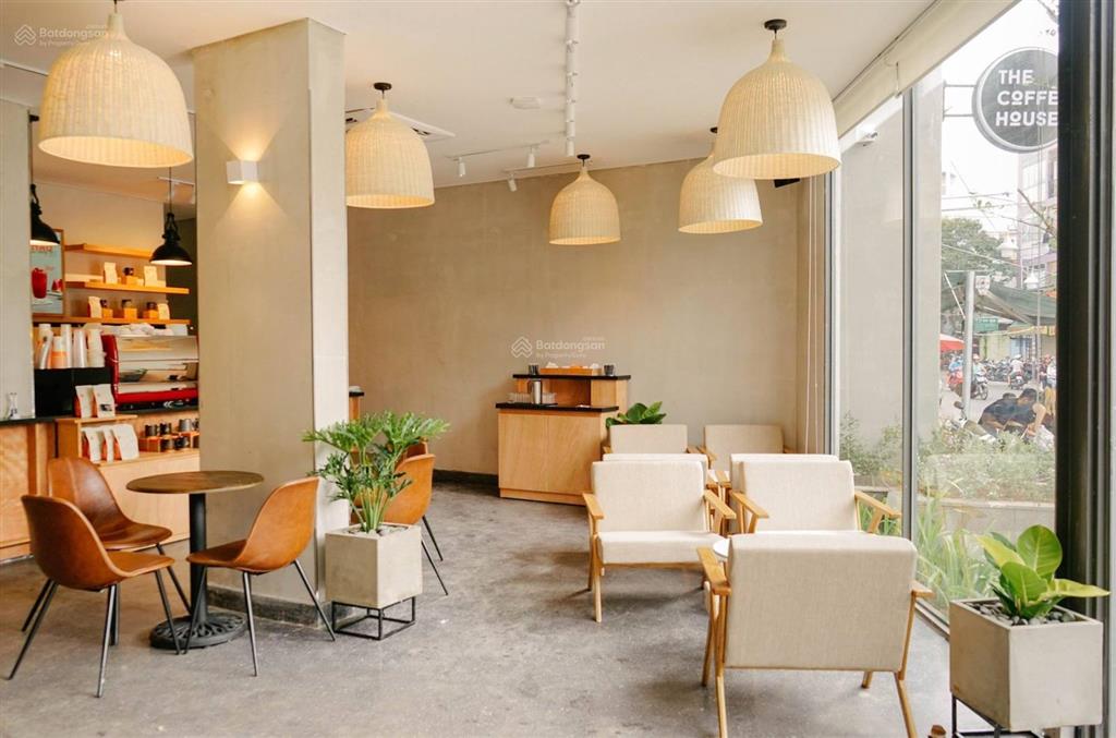 Cho thuê nhà mặt tiền đường rạch bùng binh, phường 1, quận 3. dt 8x30m 2 lầu dtsd 480m2