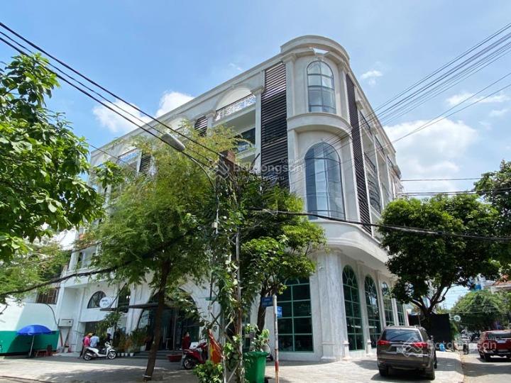 Cho thuê nhà mặt tiền đường hồng lĩnh, phường 15, quận 10. dt 20x40m. 4 lầu. dtsd 3.400m2