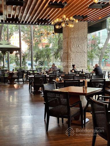 Ngang 15m  mặt tiền lê văn hưu, quận 1. dt 15x28m. 1 trệt 1 lầu. dtsd 840m²
