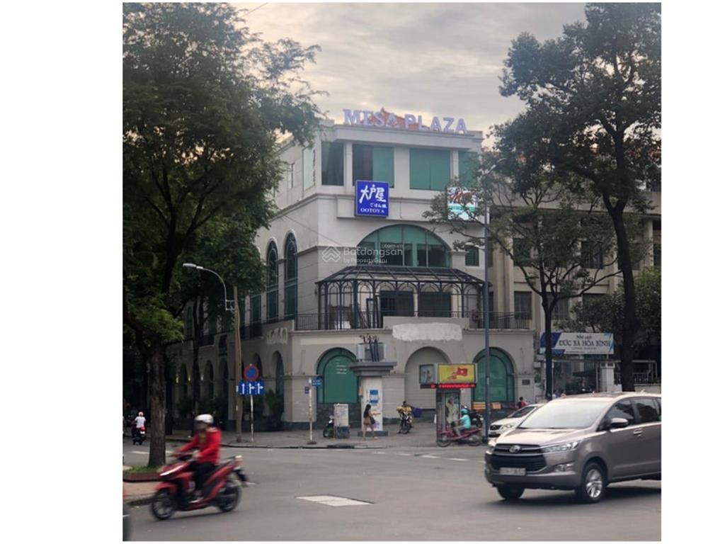 Chính chủ cho thuê mặt tiền 82 nguyễn du với công xã paris, dt 15x20m, hầm 4 lầu, dtsd 1.200m2