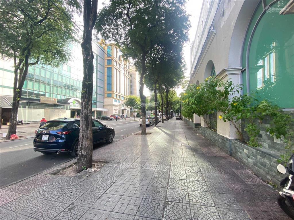 Chính chủ cho thuê  mặt tiền 82 nguyễn du với công xã paris, dt 15x20m, hầm 4 lầu, dtsd 1.200m2