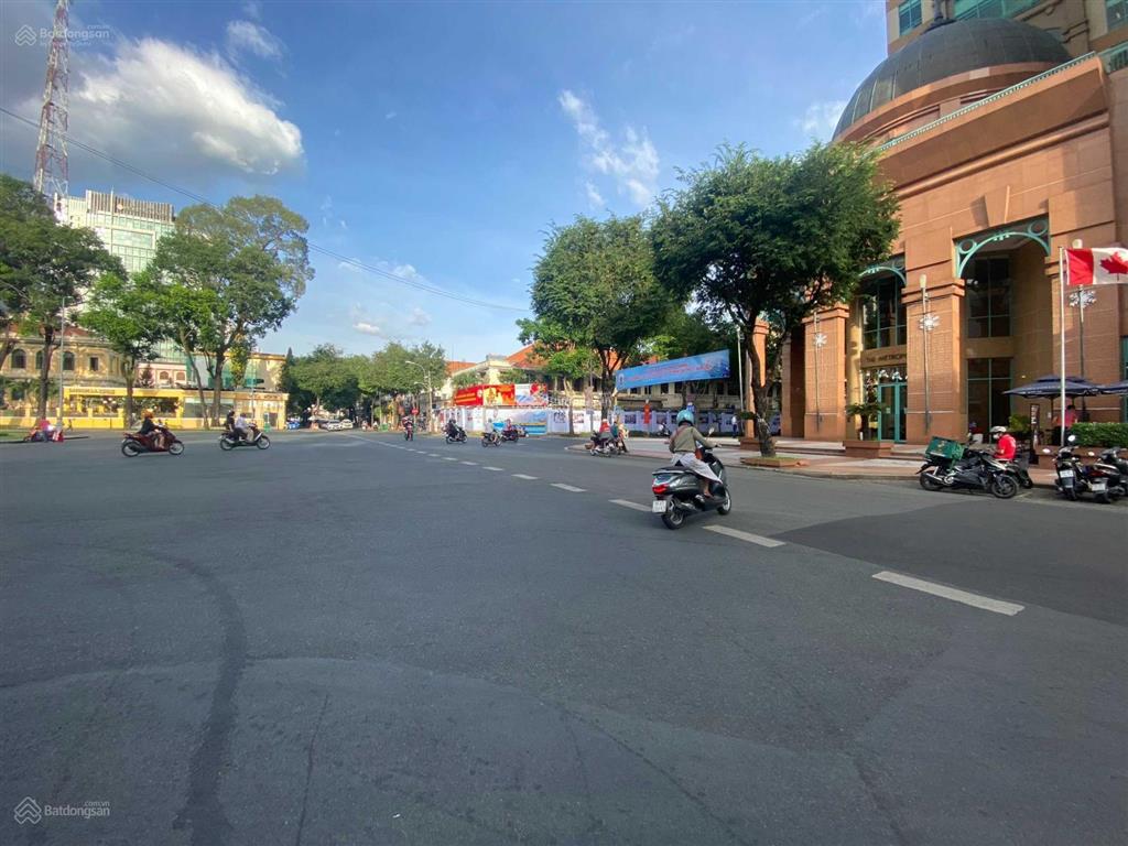Chính chủ cho thuê  mặt tiền 82 nguyễn du với công xã paris, dt 15x20m, hầm 4 lầu, dtsd 1.200m2